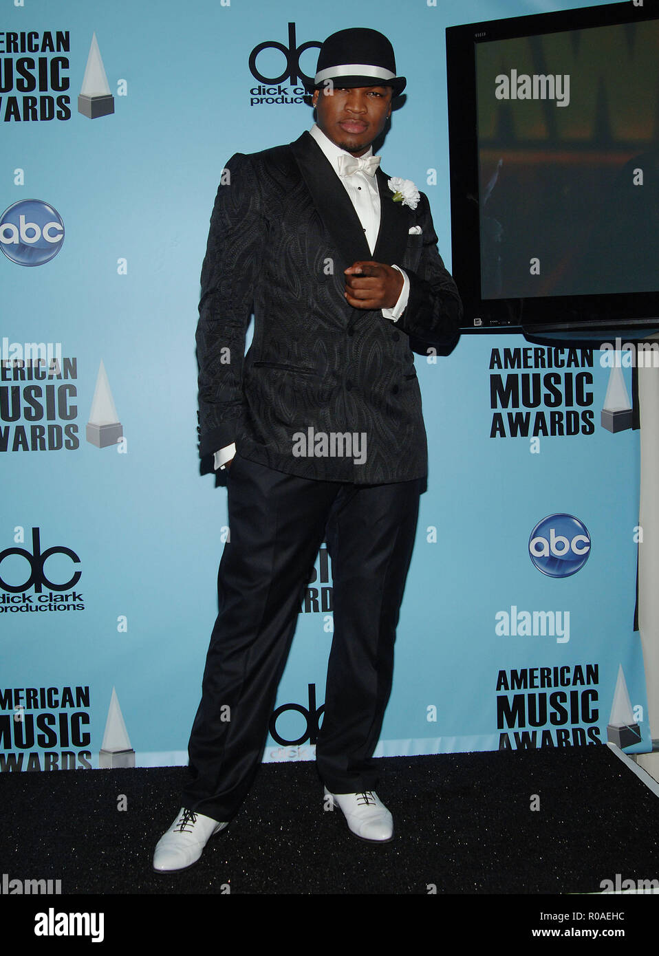 Ne Yo 08 American Music Awards At The Nokia Theatre In Los Angeles14 Ne Yo 14 Red Carpet Event Vertical Usa Film Industry Celebrities Photography Bestof Arts Culture And Entertainment Topix Celebrities Fashion