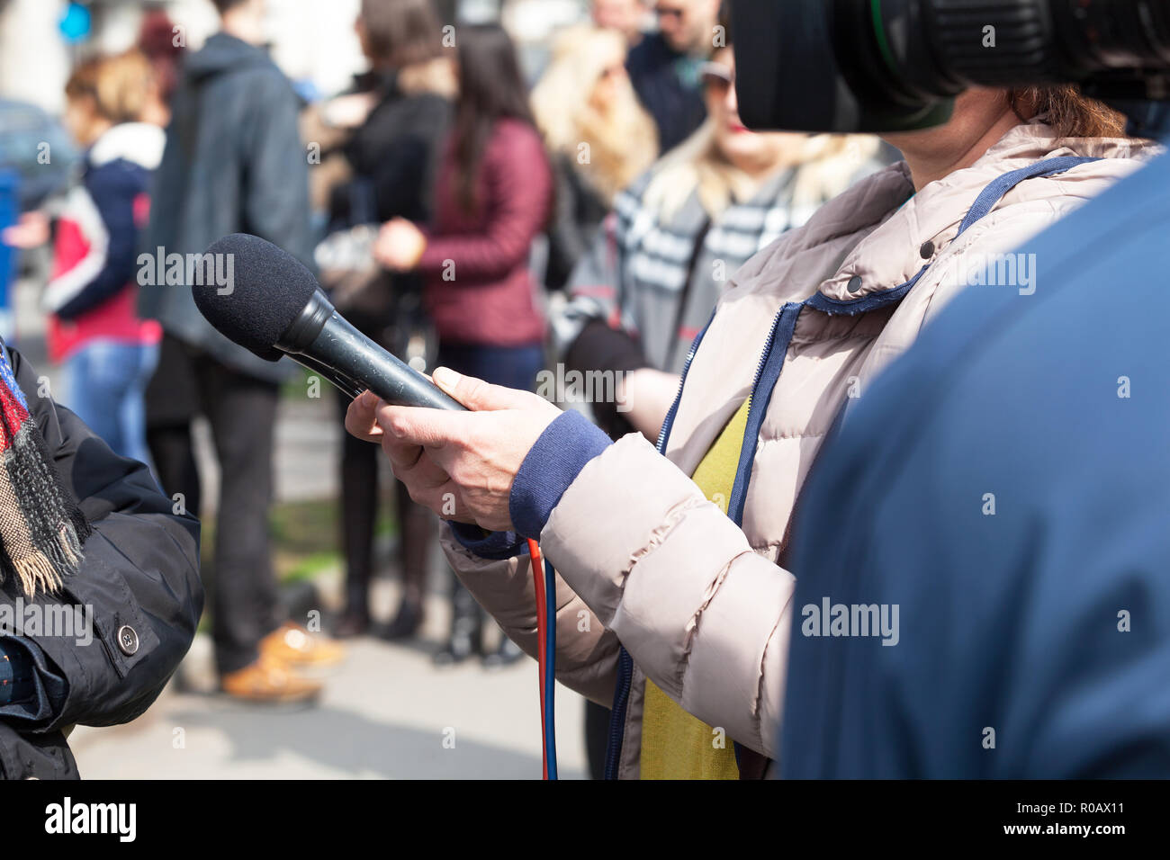 Media Interview Broadcast Journalism Microphone Stock Photo Alamy