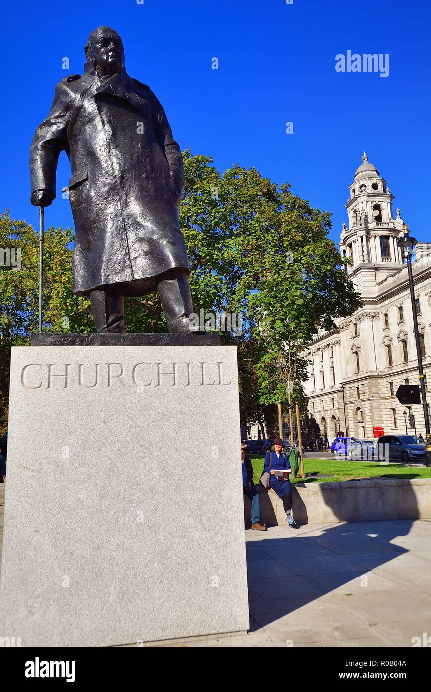 Famous british statues hires stock photography and images Alamy