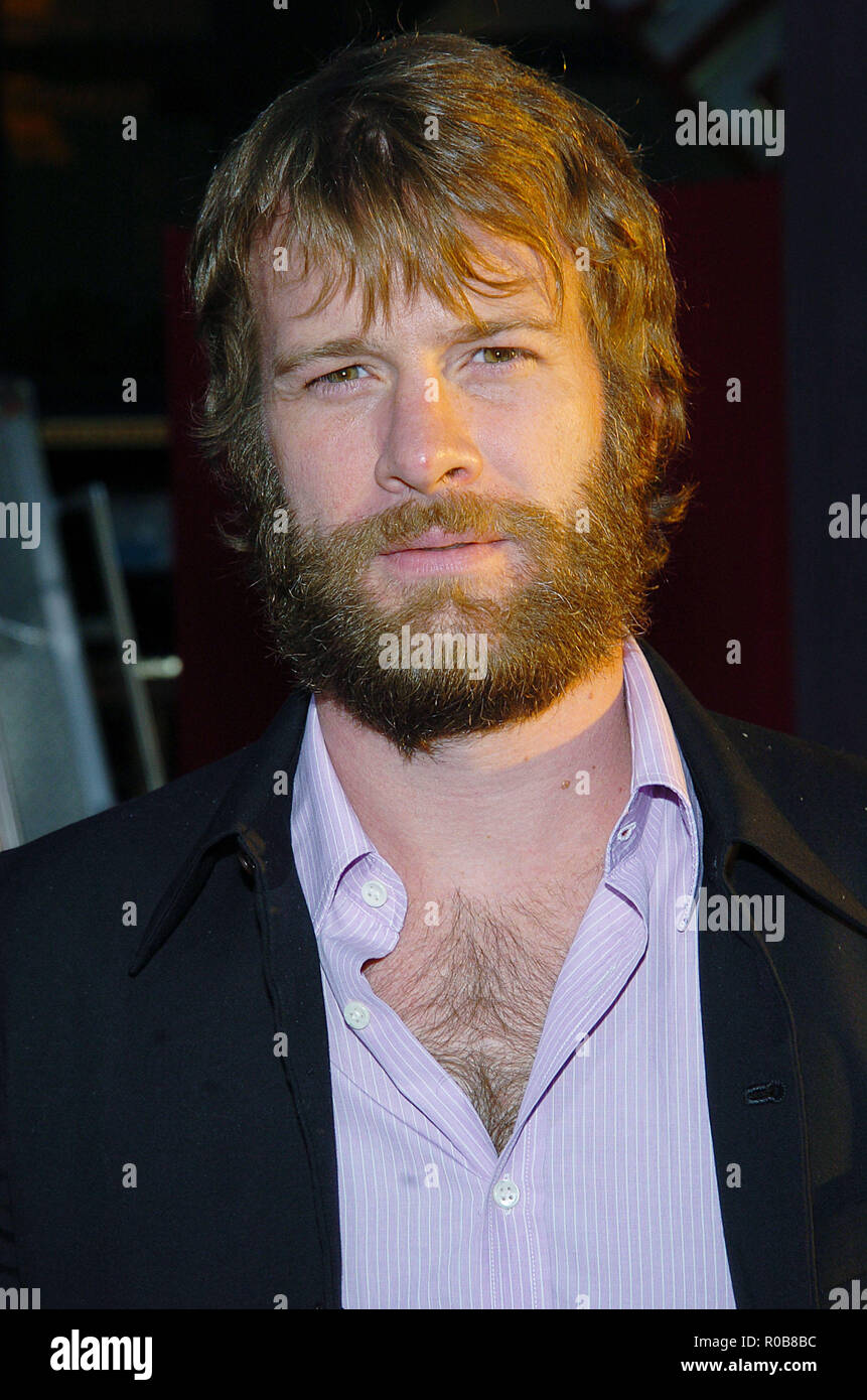 Thomas Jane arriving at the Ladder 49 Premiere at the el Capitan Theatre in Los Angeles. September 20, 2004. 06-JaneThomas069 Red Carpet Event, Vertical, USA, Film Industry, Celebrities,  Photography, Bestof, Arts Culture and Entertainment, Topix Celebrities fashion /  Vertical, Best of, Event in Hollywood Life - California,  Red Carpet and backstage, USA, Film Industry, Celebrities,  movie celebrities, TV celebrities, Music celebrities, Photography, Bestof, Arts Culture and Entertainment,  Topix, headshot, vertical, one person,, from the year , 2004, inquiry tsuni@Gamma-USA.com Stock Photo