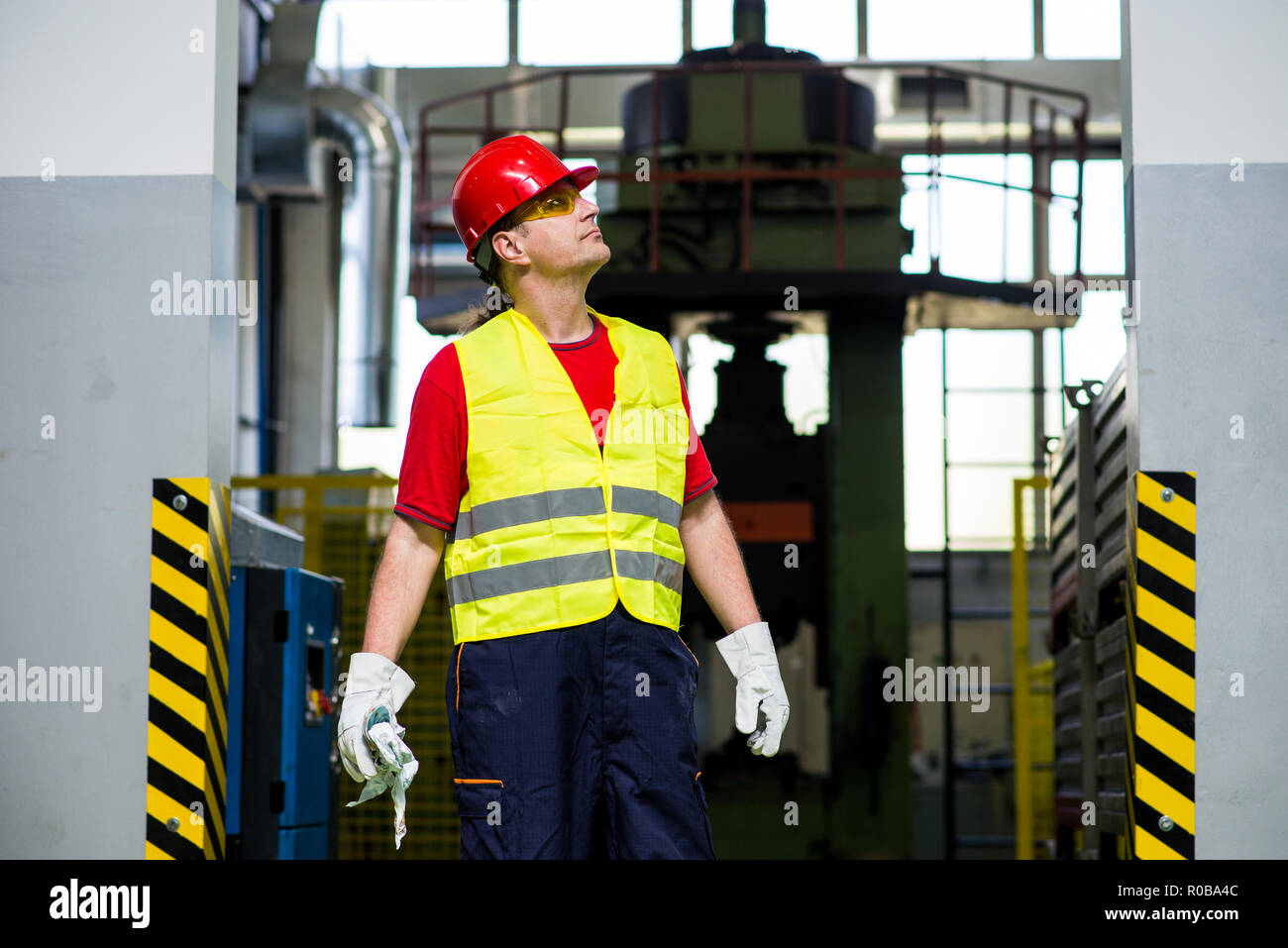 Worker wearing uniform hi-res stock photography and images - Alamy