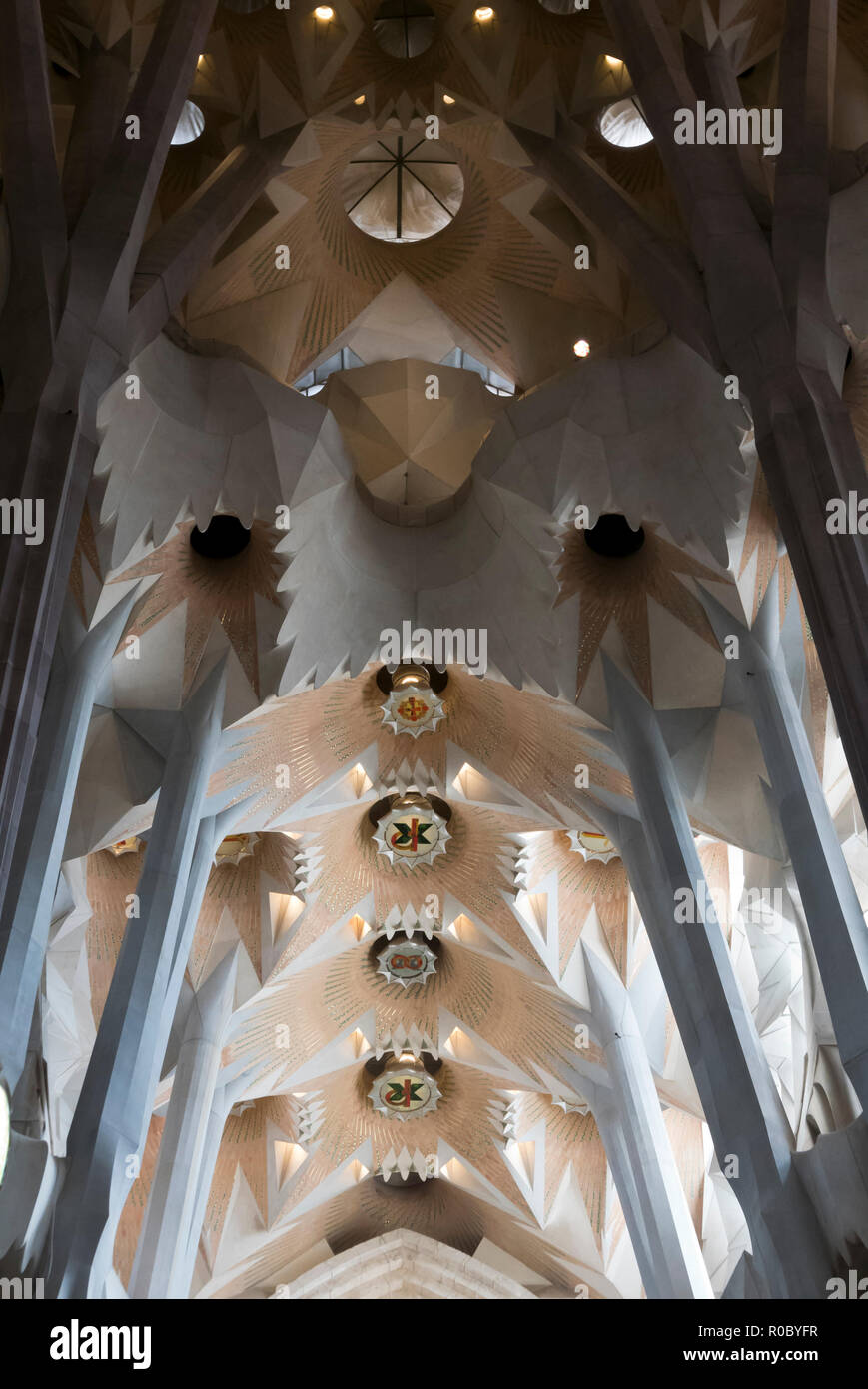 Intricate design of the ceiling of the Sagrada Familia, Barcelona ...