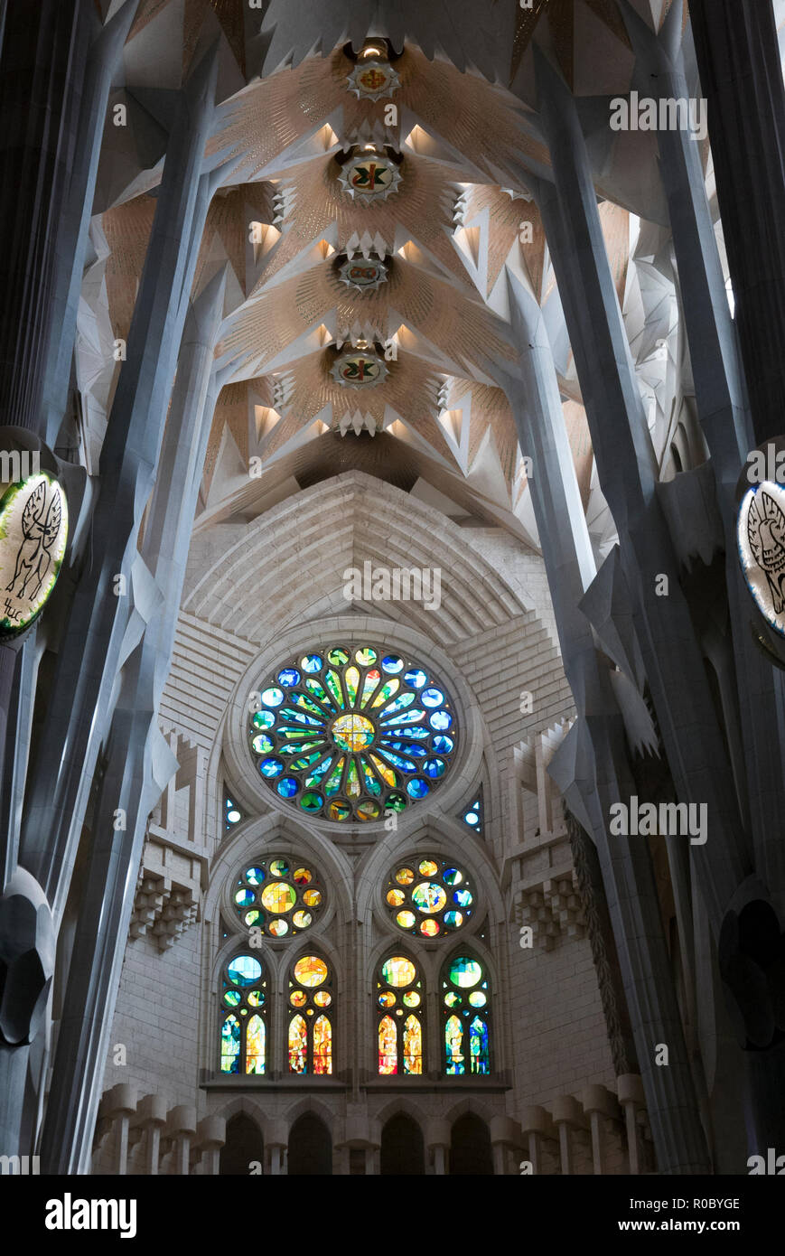 Intricate design of the interior of the Sagrada Familia, Barcelona ...