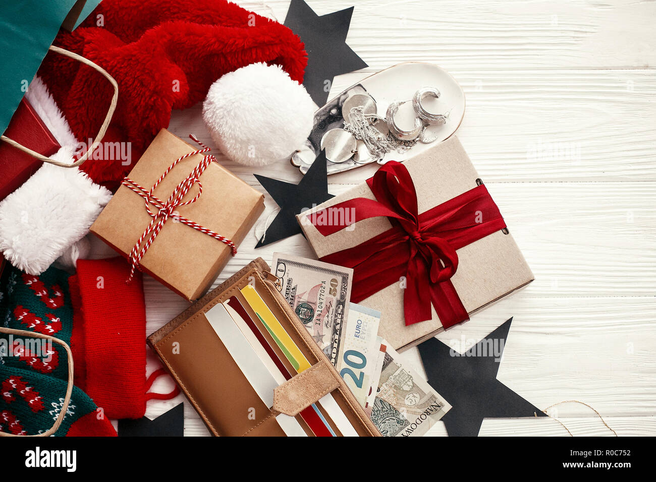 Discover more than 162 cheap christmas gift bags clearance super hot xkldase.edu.vn