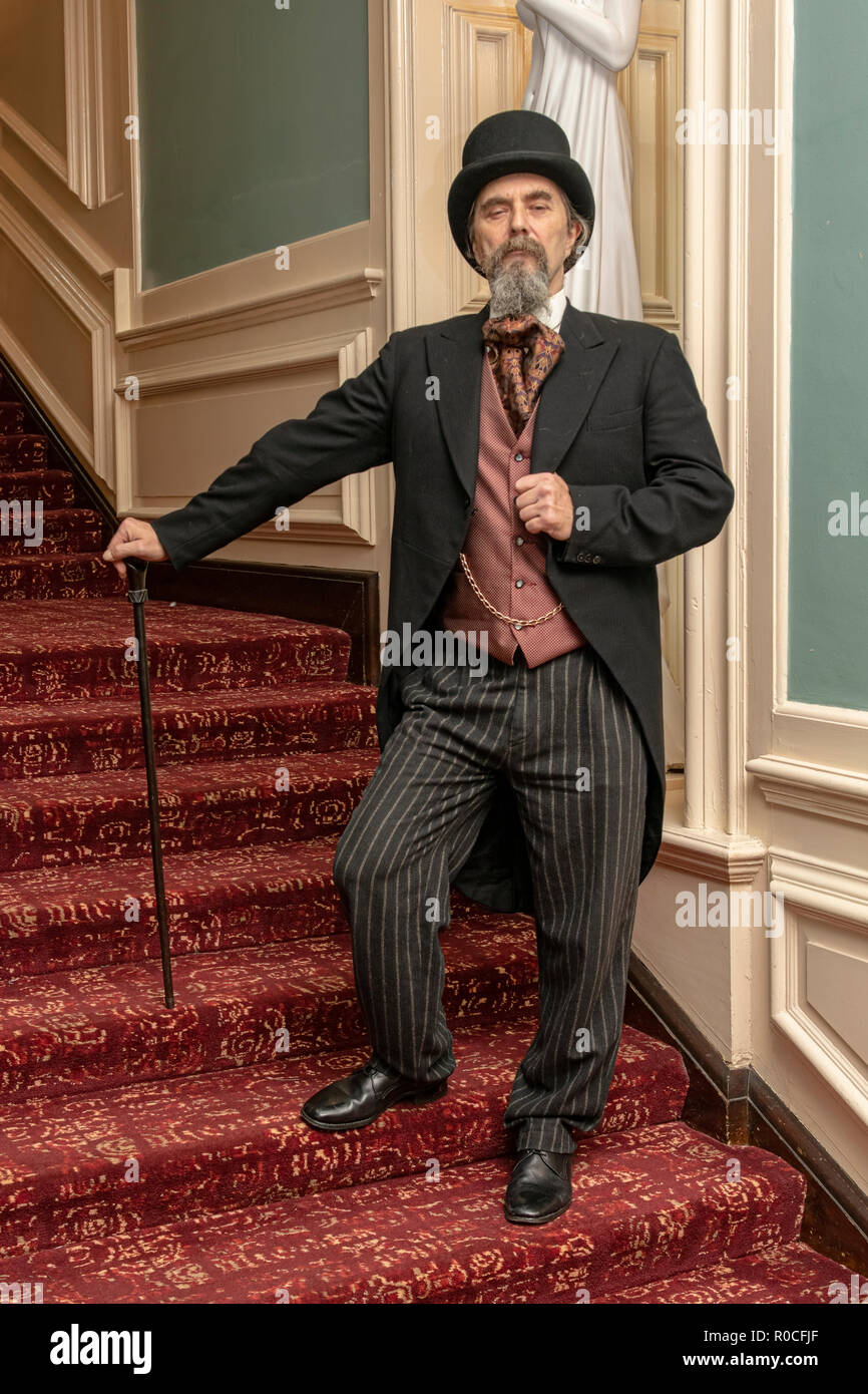 Victorian figure top hat hi-res stock photography and images - Alamy