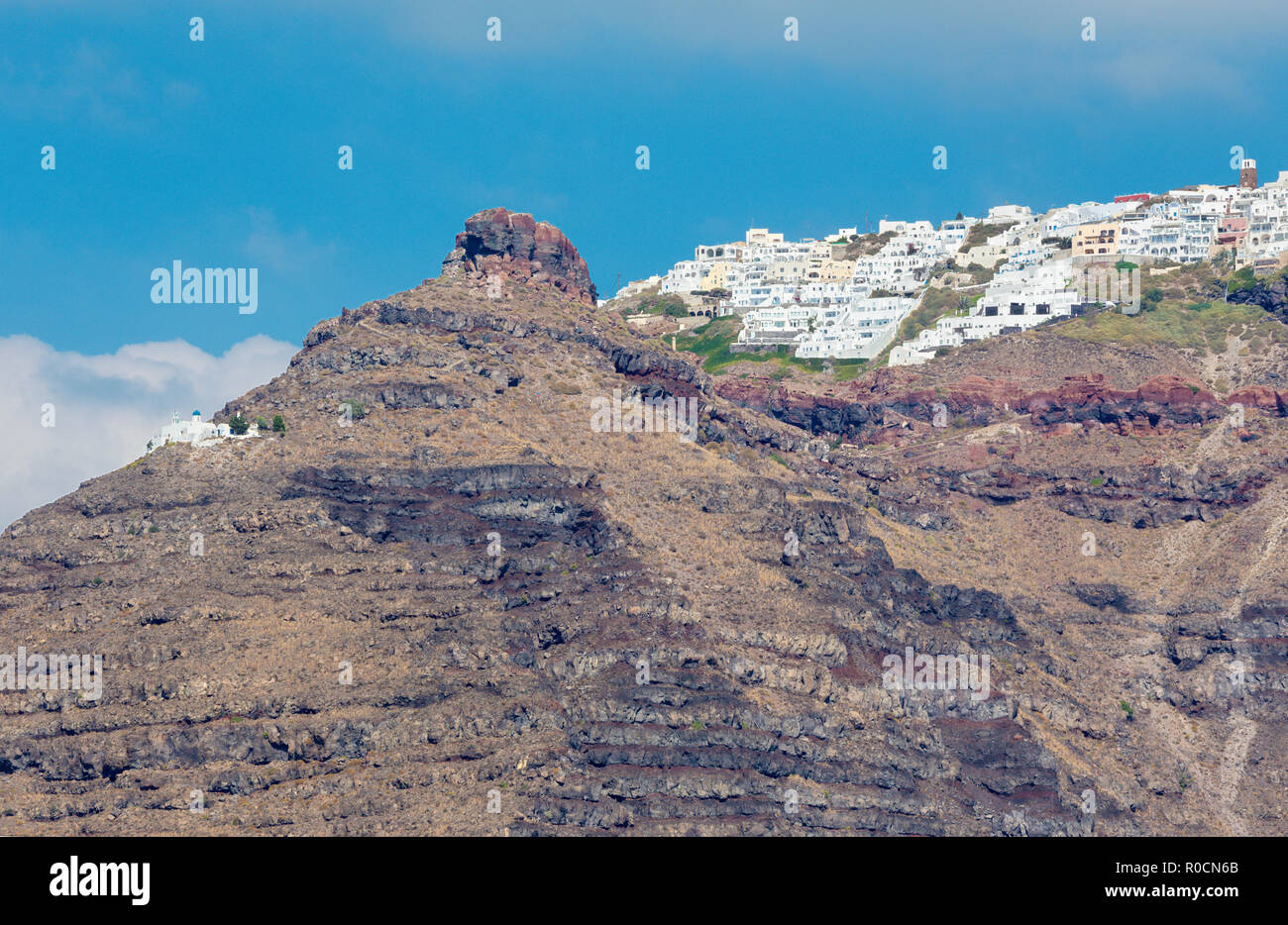 Santorini - The cliffs of calera with the  the Imerovigli and Skaros. Stock Photo
