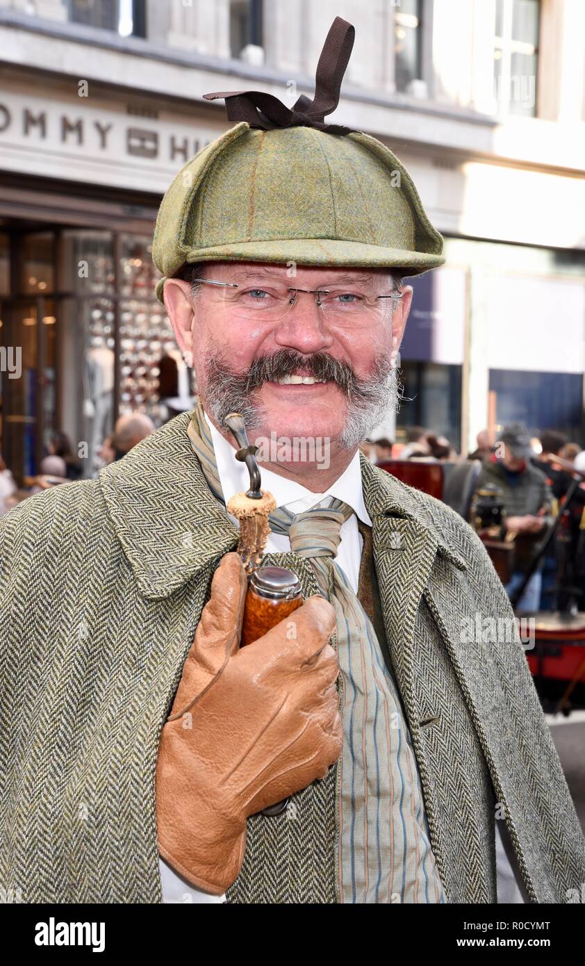 London, UK. 3rd Nov, 2018. Gentleman in a deer stalker, Illinois Route 66 Regent Street Motor Show, London.UK Credit: michael melia/Alamy Live News Stock Photo