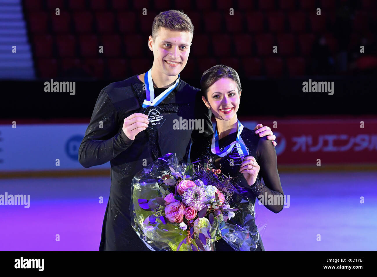 Helsinki, Finland. 3rd November, 2018. Daria Pavliuchenko / Denis Khodykin (RUS) during Victory Ceremonies - Ice Dance, Ladies and Pairs of the ISU GP of Figure Skating Helsinki 2018 at Helsinki Ice Hall (Helsingin Jaahalli) on Saturday, 03 November 2018. HELSINKI .  (Editorial use only, license required for commercial use. No use in betting, games or a single club/league/player publications.) Credit: Taka Wu/Alamy Live News Stock Photo