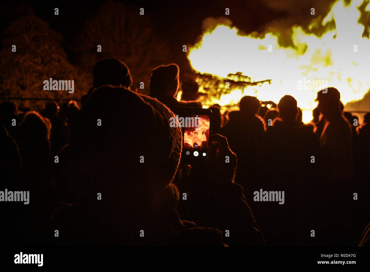 Dudley, West Midlands, UK. 3rd November, 2018. The Bonfire night and fireworks show at the Himley Hall and Park. Dudley, West Midlands - Birmingham area. Guy Fawkes night. 3 November 2018. Gunpowder Plot remembrance day. People enjoy the event. Credit: Tempera Photography Studio/Alamy Live News Stock Photo