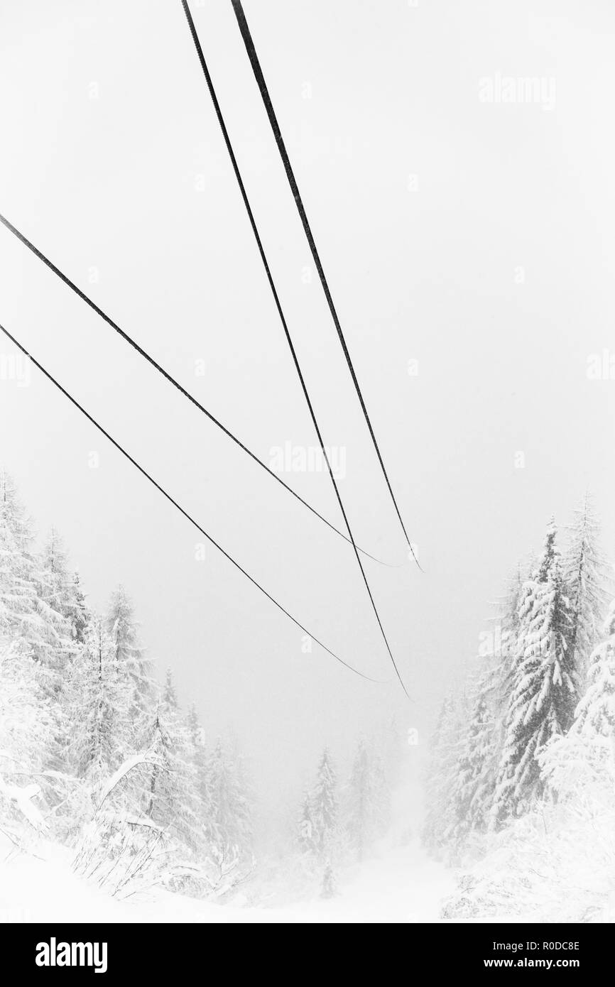 Cablecar in fog hi-res stock photography and images - Alamy