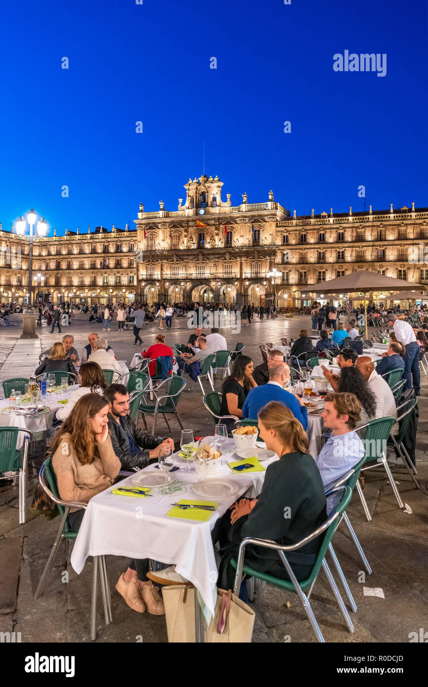Salamanca, Spain. Cafes in the Plaza Mayor at night, Salamanca, Castilla y Leon, Spain Stock Photo