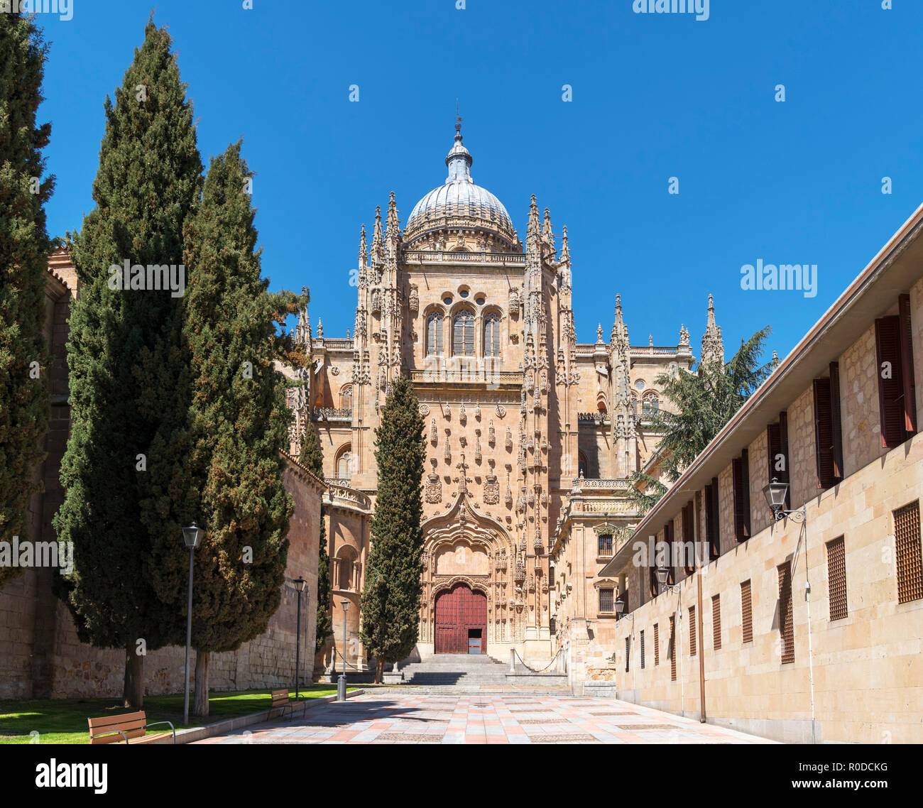 New Cathedral (Catedral Nueva) from Calle Gibraltar, Salamanca, Castilla y Leon, Spain Stock Photo