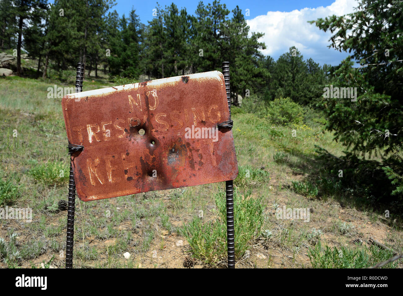 Old and Rusted No Trespassing Keep Out Sign Stock Photo - Alamy