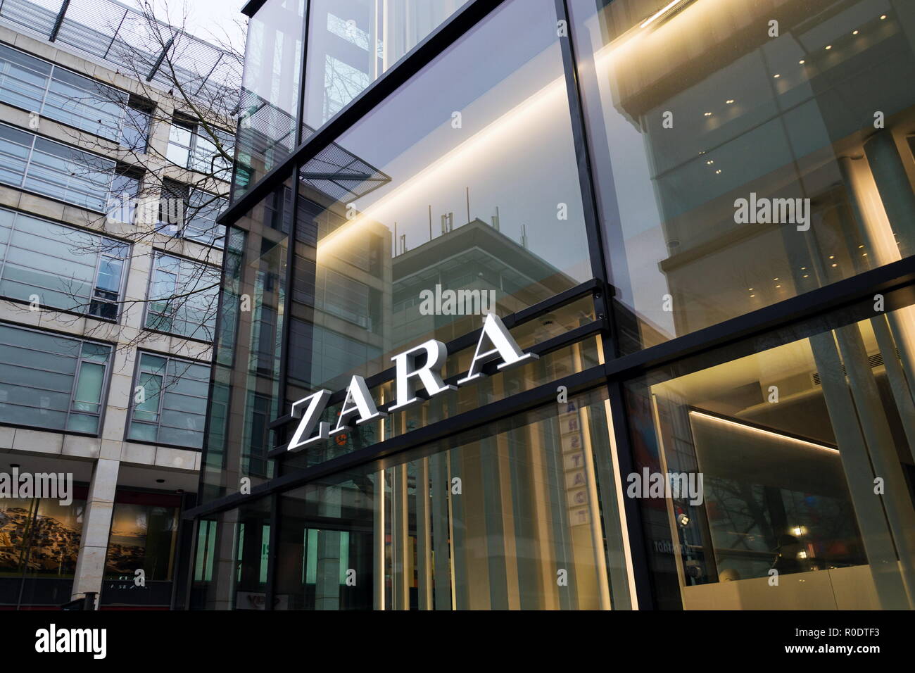 DRESDEN, GERMANY - APRIL 1 2018: Zara SA spanish clothing and accesories  company logo on store building on April 1, 2018 in Dresden, Germany Stock  Photo - Alamy