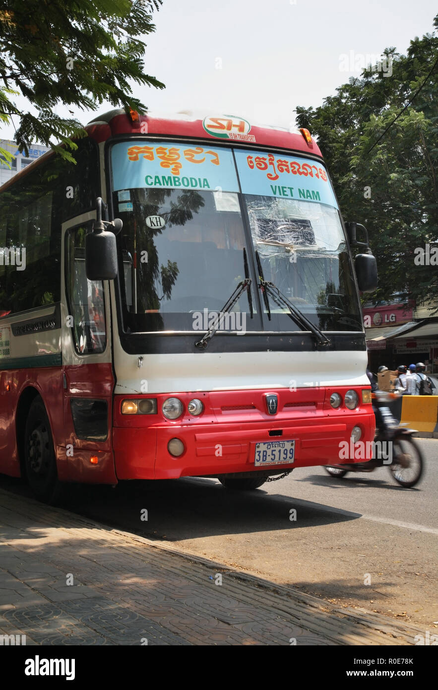 Bus from Phnom Penh to Ho Chi Minh city. Cambodia Stock Photo - Alamy