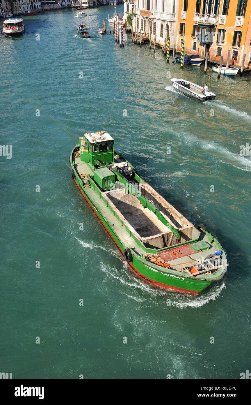 Working boat venice hi-res stock photography and images - Alamy