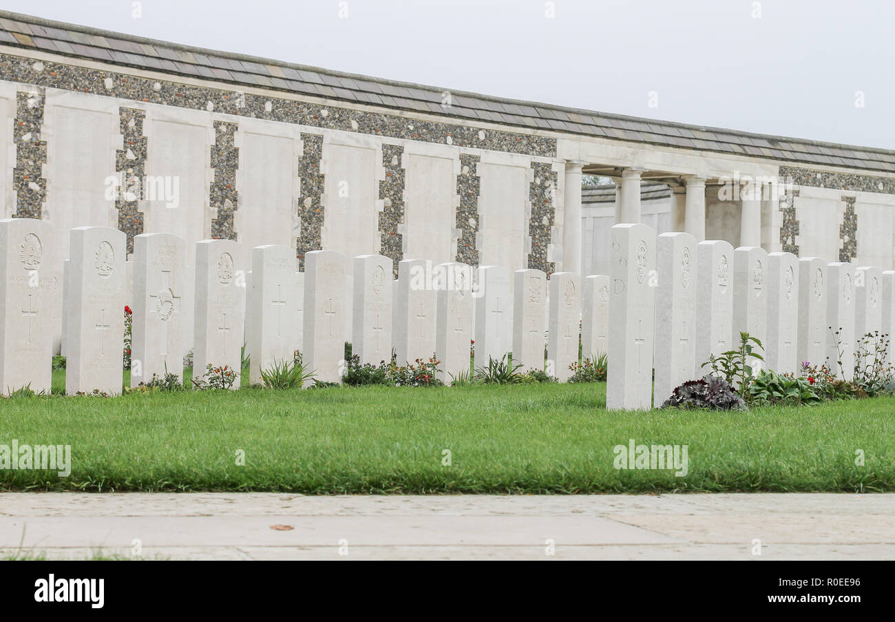 Tyne Cot Cemetery, Zonnebeke, Belgium, 25th September 2013; Rows of Gravestones of WW1 Commonwealth Soldiers Stock Photo