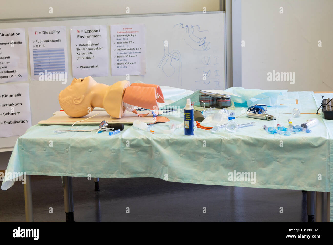 Intubation equipment hires stock photography and images Alamy