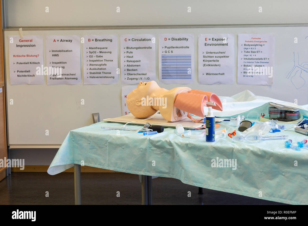 Intubation equipment hires stock photography and images Alamy