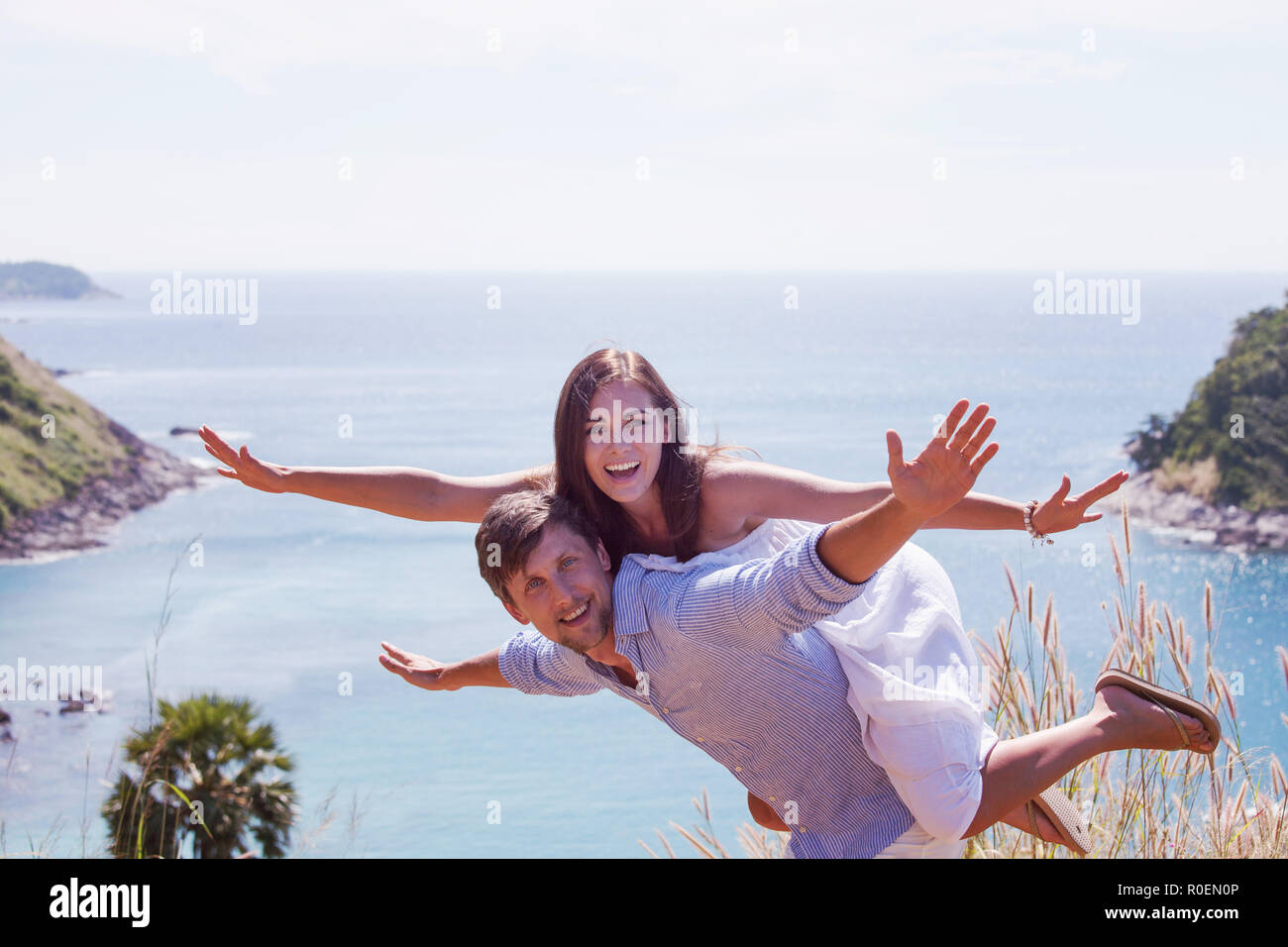 Smiling couple on vacation hi res stock photography and images Alamy