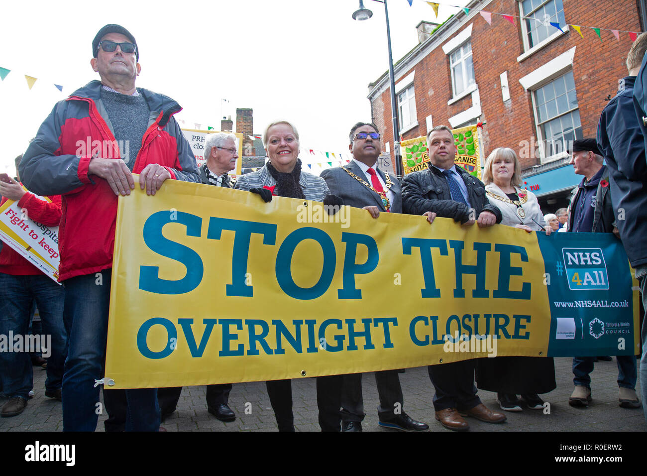 Telford, Shropshire, UK. 4th November, 2018. Over 2,000 people attend a demonstration in Wellington, Telford, Shropshire, to protest against the night time closure of the A&E department at Telford Princess Royal Hospital. Union boses say this will put lives at risk. Credit: Rob Carter/Alamy Live News Stock Photo