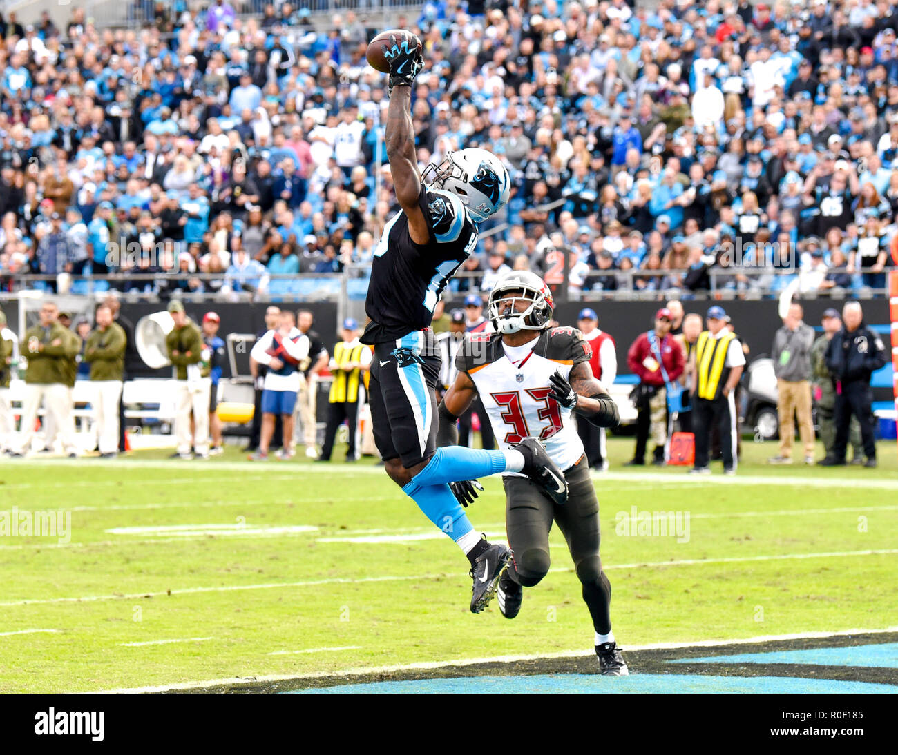 Charlotte, North Carolina, USA. 4th Nov, 2018. Carolina Panthers wide receiver CURTIS SAMUEL (10) scores a late game touchdown against the Tampa Bay Buccaneers at Bank of America Stadium. Credit: Ed Clemente/ZUMA Wire/Alamy Live News Stock Photo