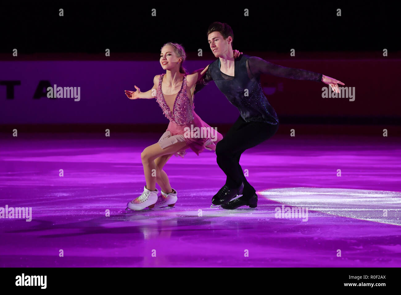 Half loop jump hires stock photography and images Alamy