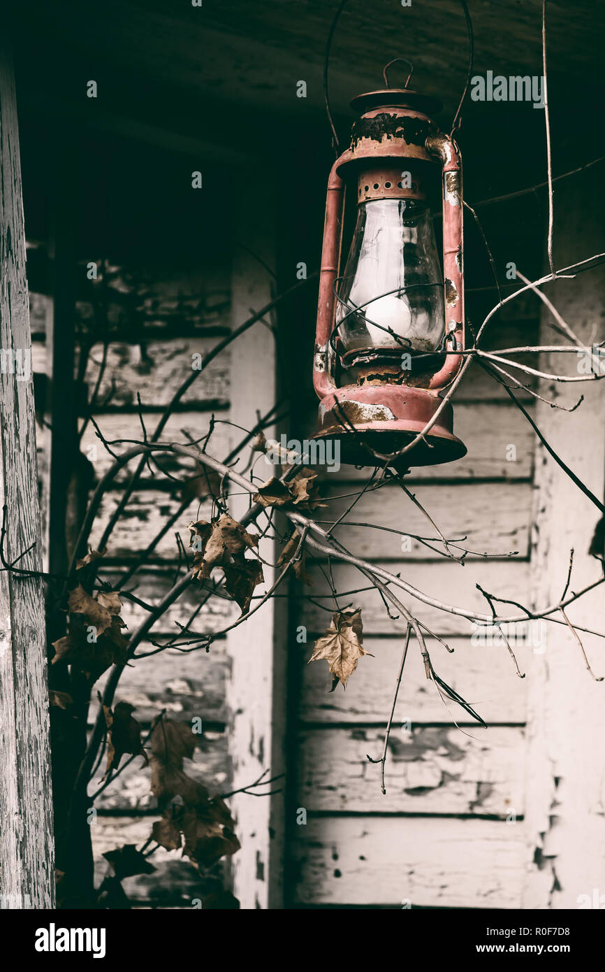 Old fashioned gas lamp style hi-res stock photography and images - Alamy