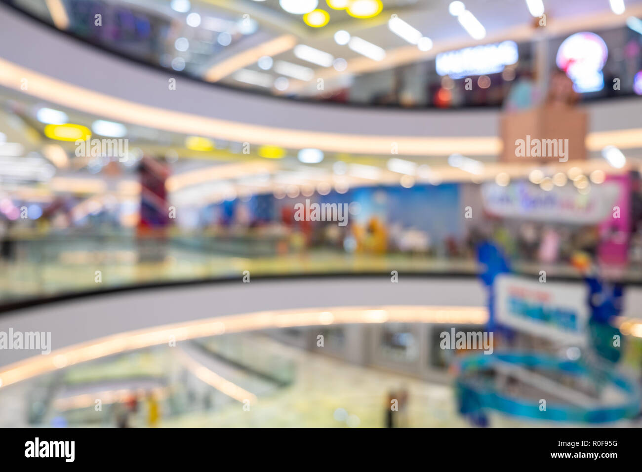 Shopping mall blur background hi-res stock photography and images - Alamy