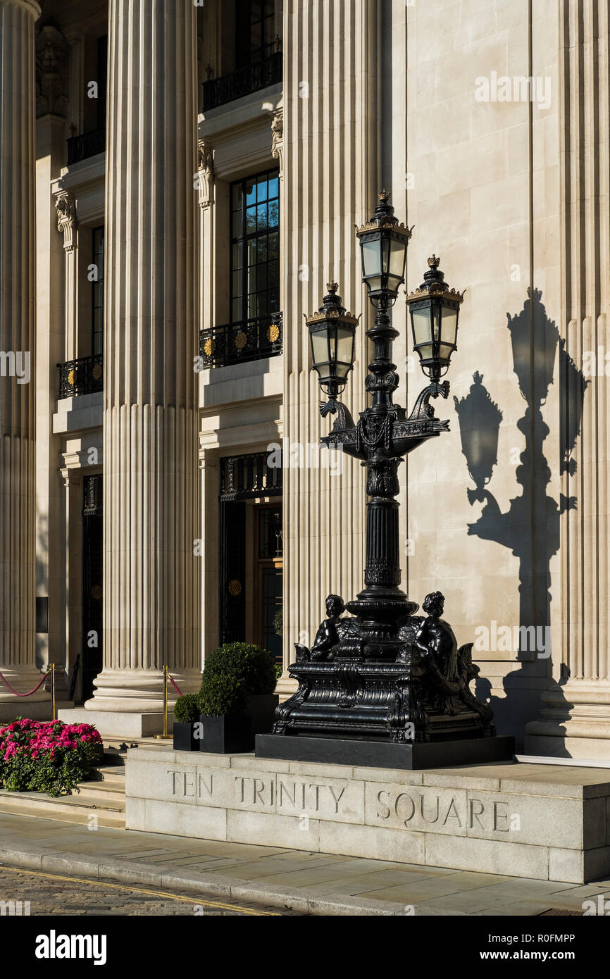 Four Seasons Hotel London, Ten Trinity Square, London, England, U.K. Stock Photo