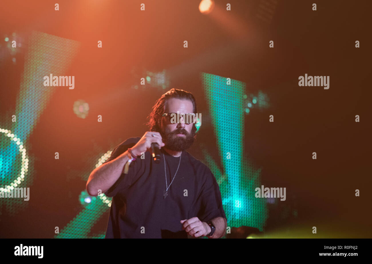 Naples, Italy. 12th Feb, 2017. Tommaso Paradiso, performer of the Italian famous band The Giornalisti, sings at Palapartenope during their 'Love Tour 2018' Credit: Francesco Cigliano/Pacific Press/Alamy Live News Stock Photo
