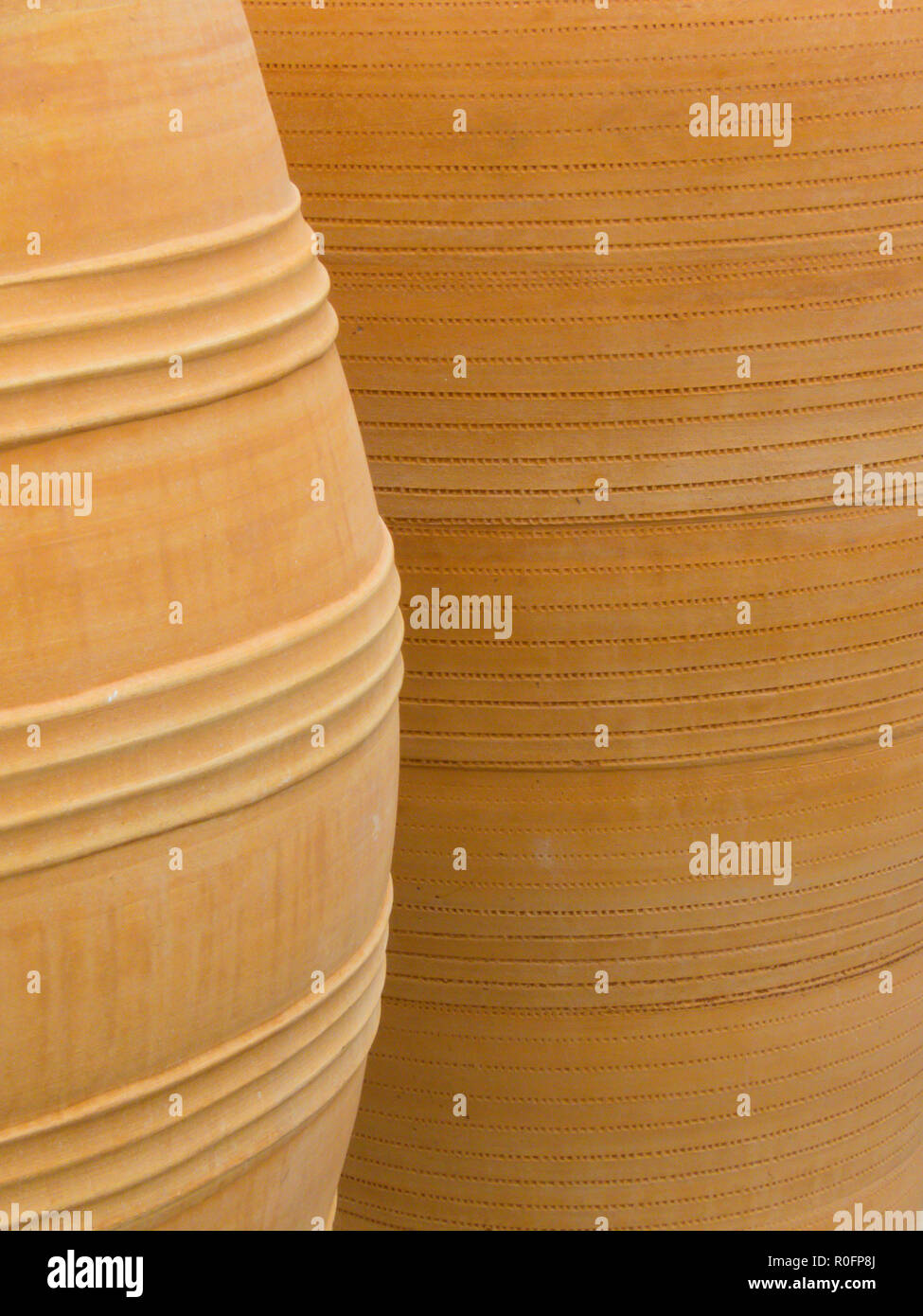 Clean garden terracotta pot hires stock photography and images Alamy