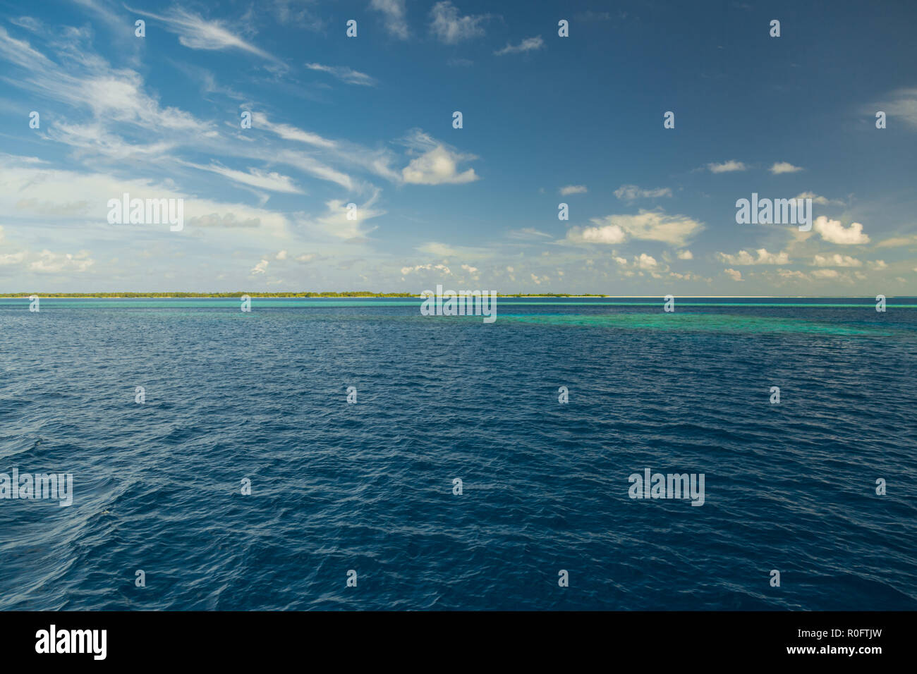 Hot weather tropical beach hi-res stock photography and images - Alamy