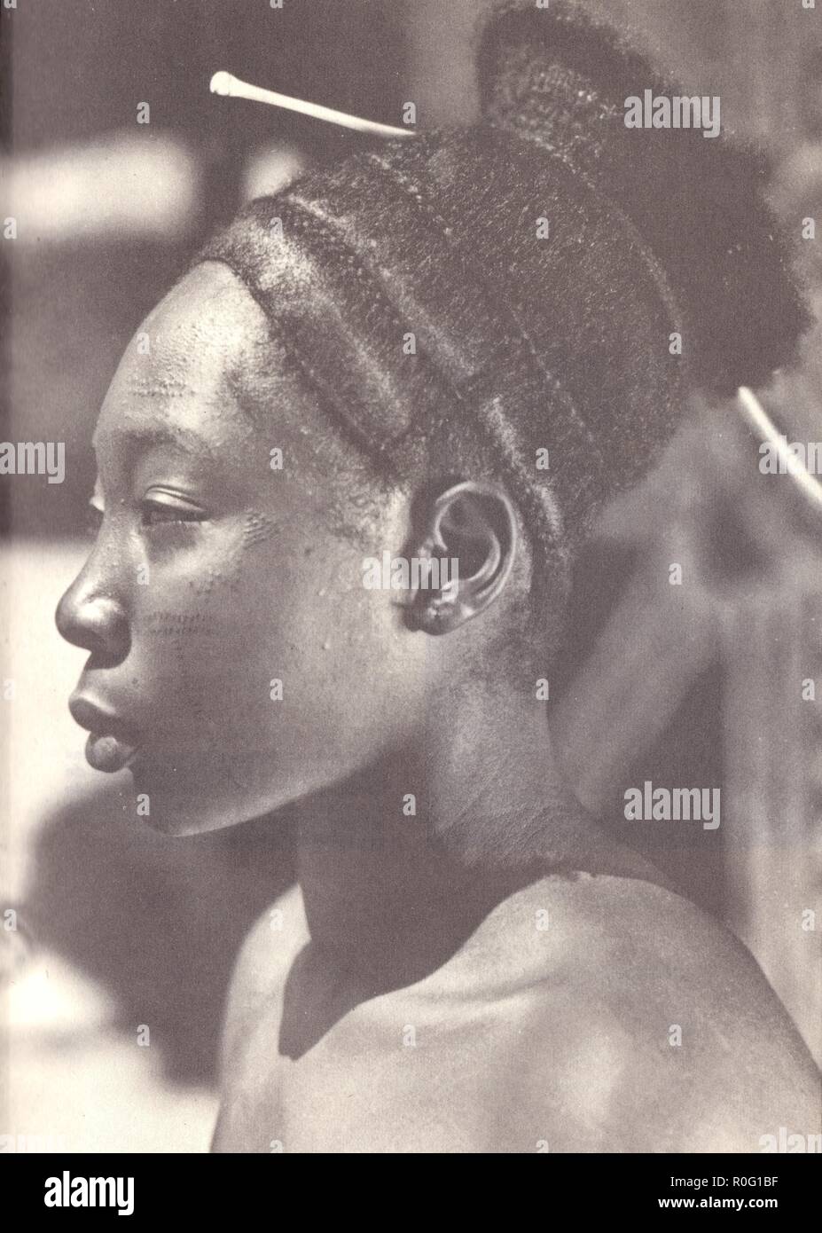 Femme africaine noire hi-res stock photography and images - Alamy