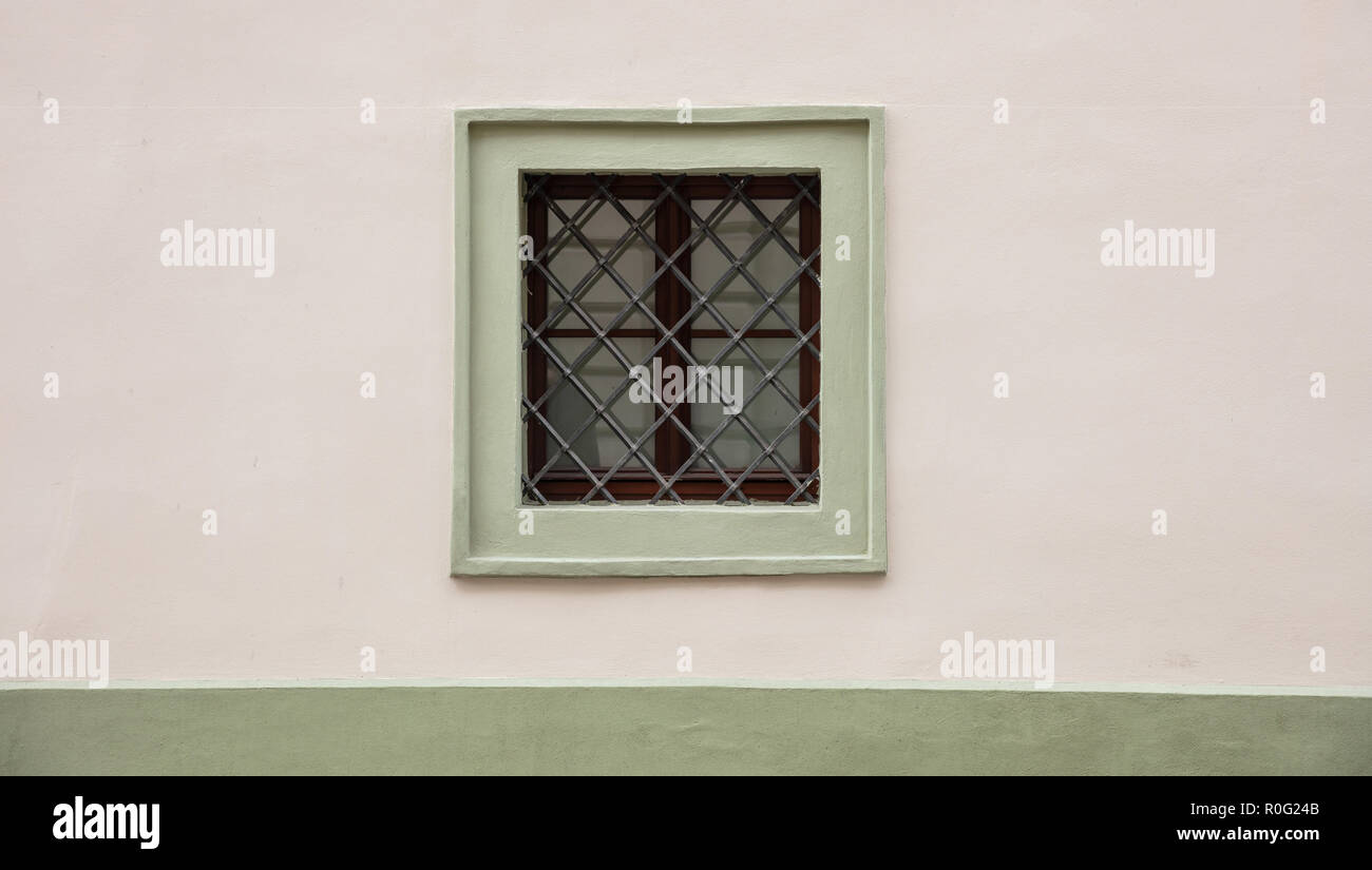 Green railings hi-res stock photography and images - Alamy