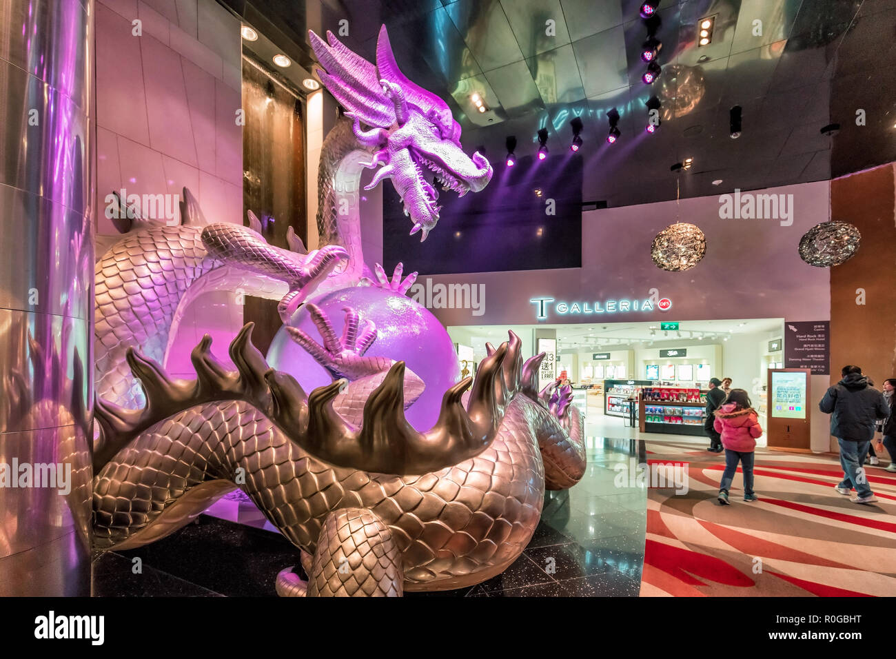 China Macau Cotai City Of Dreams Hotel And Casino Complex Casino Entrance And Chinese Dragon Stock Photo Alamy