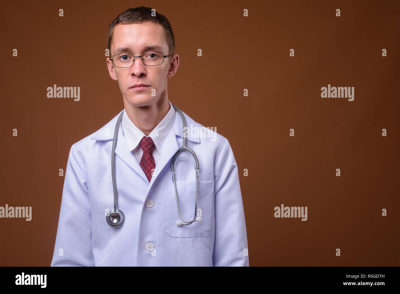 Doctor man studio shot hi-res stock photography and images - Alamy