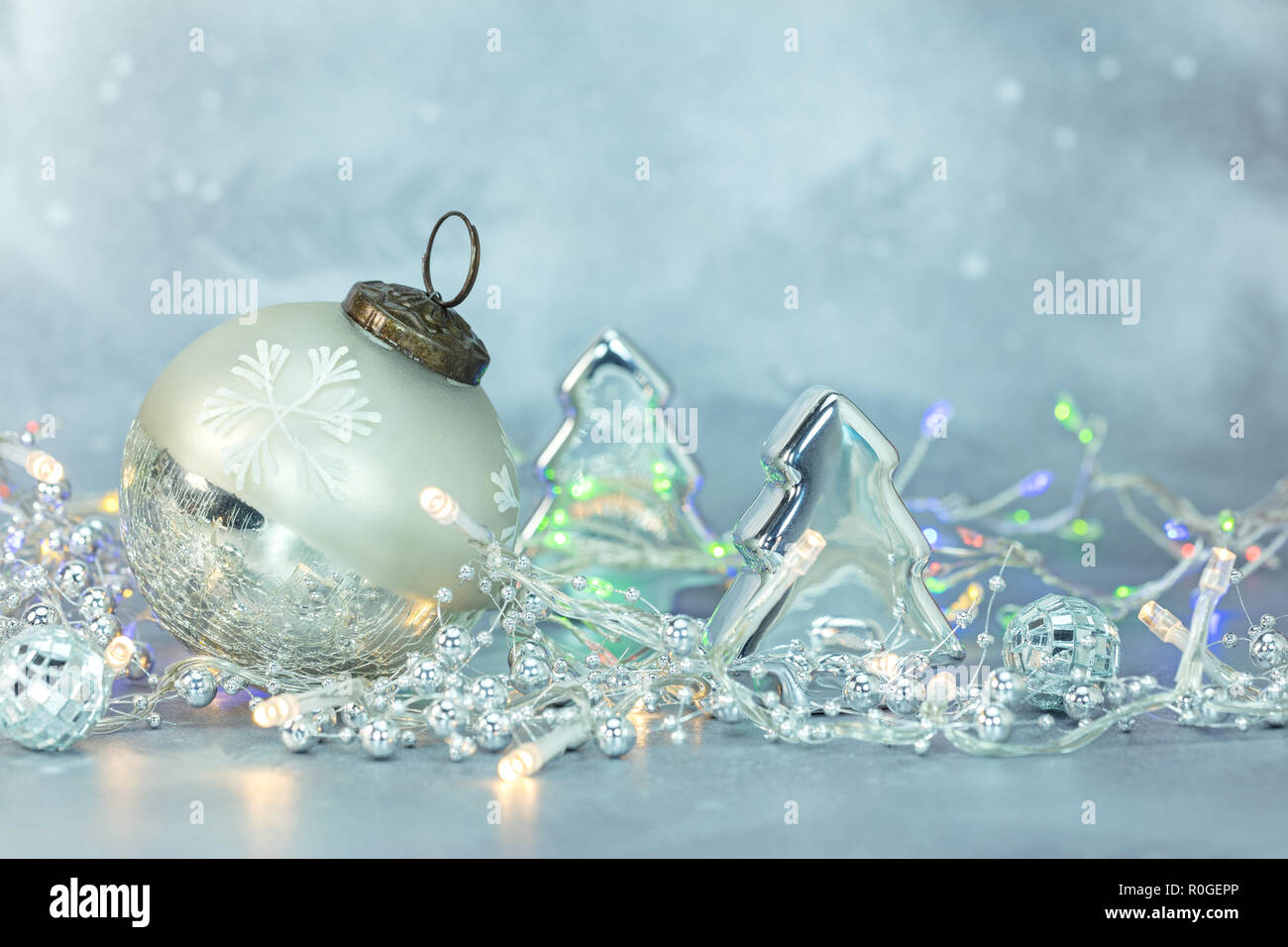 Lead balls hi-res stock photography and images - Alamy