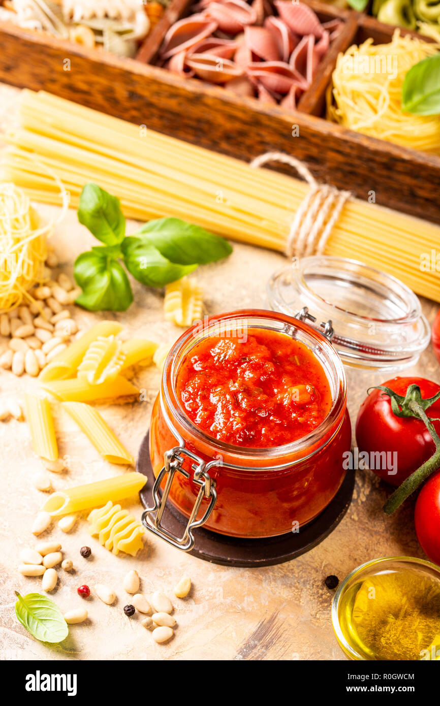 Cooking bolognese sauce jar hires stock photography and images Alamy