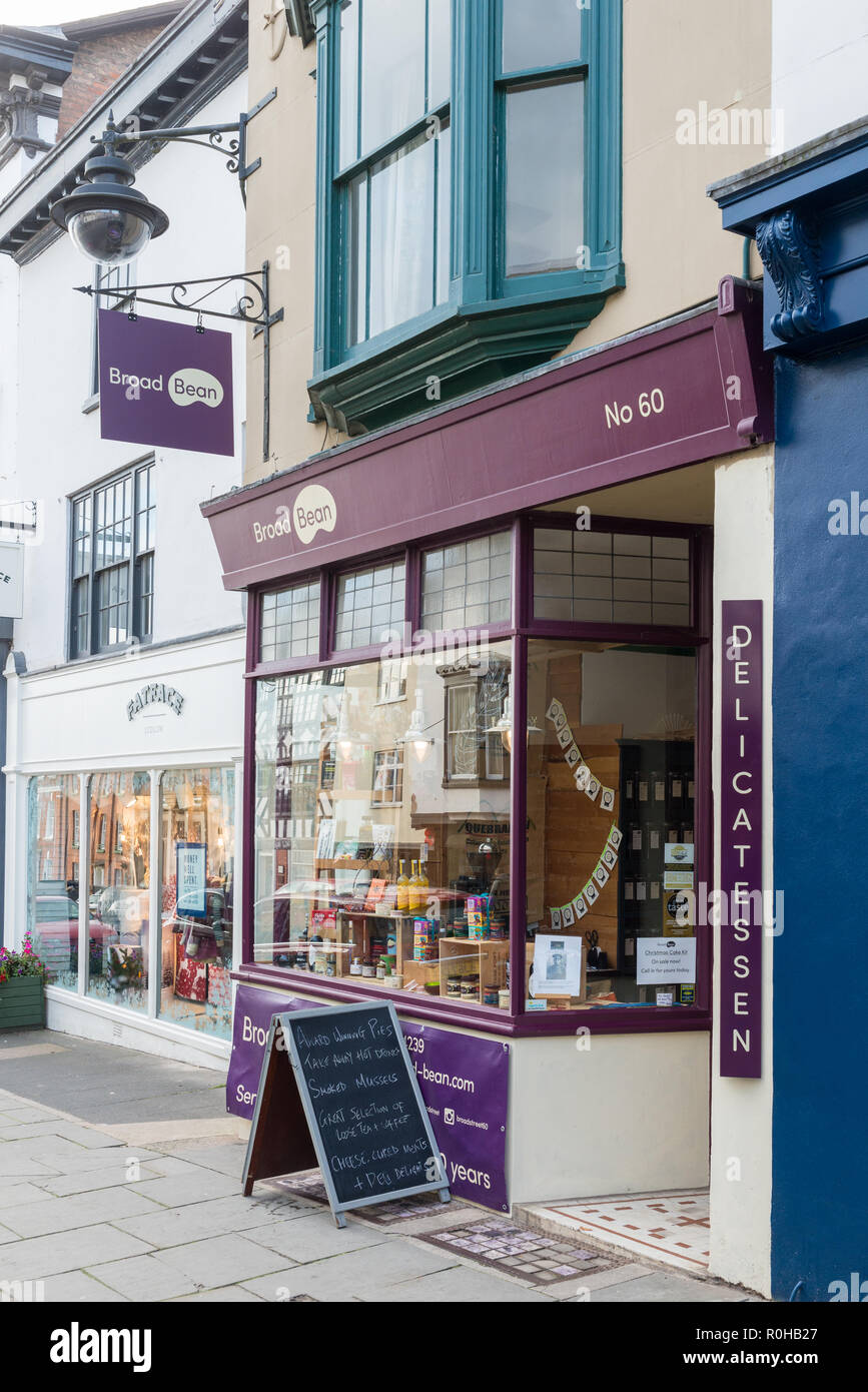 Broad Bean delicatessen and food shop in Broad Street, Ludlow, Shropshire Stock Photo