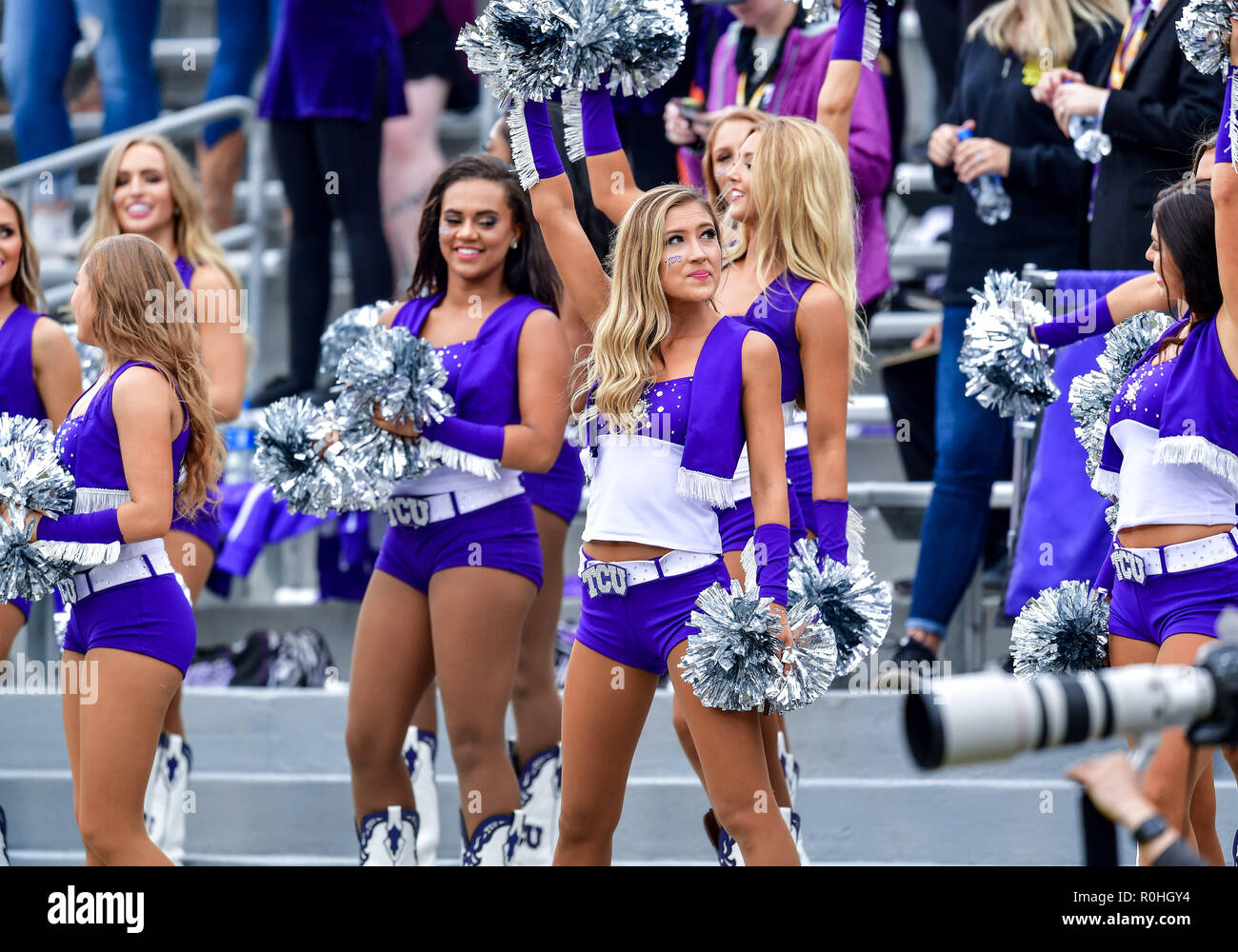 TCU showgirls perform during the Oklahoma Sooners at TCU Horned Frogs at an NCAA Football game at the Amon G. Carter Stadium, Fort Worth Texas. 10/20/18.Manny Flores/Cal Sport Media) Stock Photo