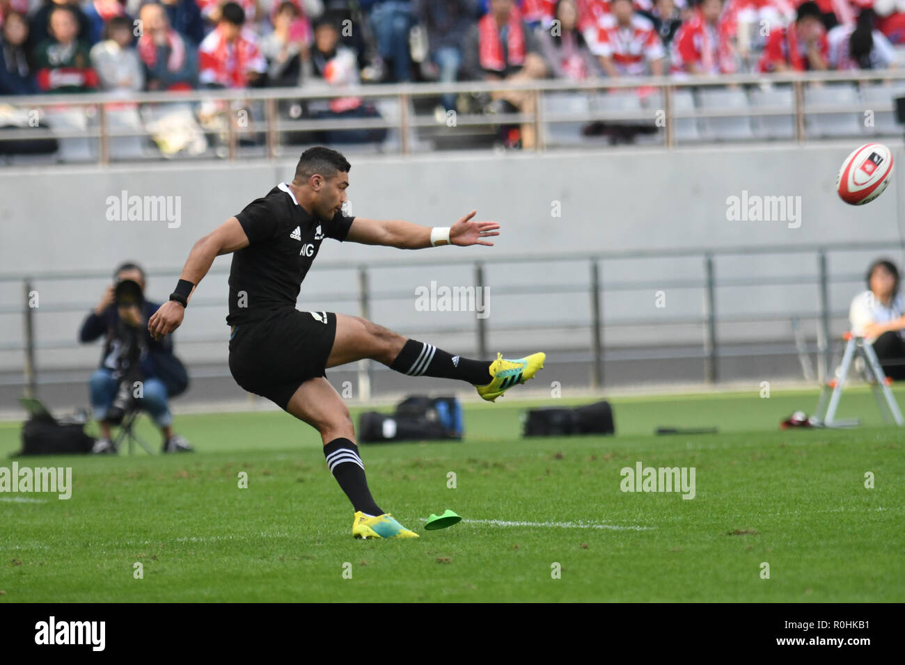 Richie Mo Unga Of New Zealand During The Rugby Test Match Between Japan And New Zealand At The Ajinomoto Stadium In Tokyo Japan On November 3 18 Photo By Aflo Stock Photo Alamy