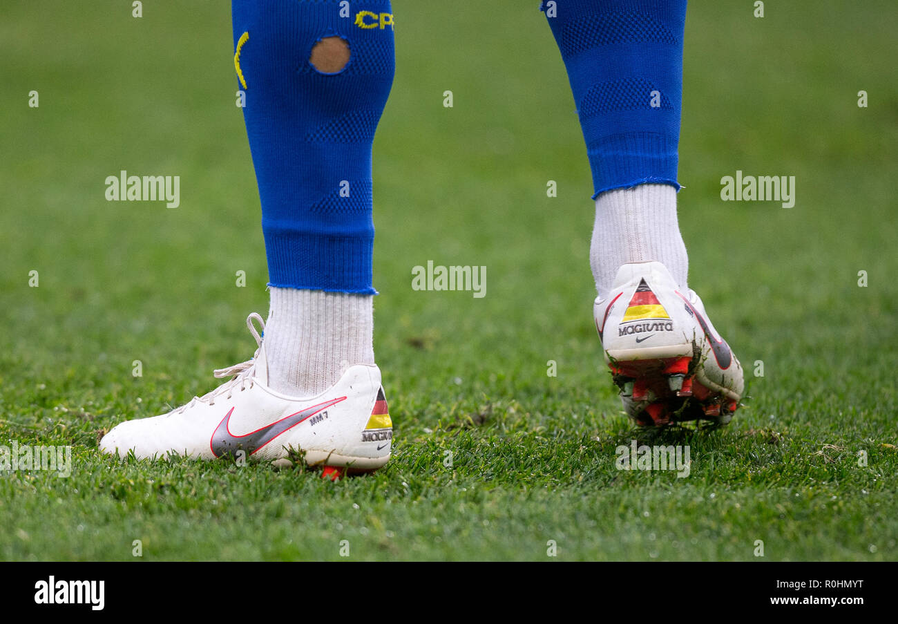 Stamford Bridge, London, UK. 4th Nov 2018. The Nike magista football boots  of Max Meyer of Crystal Palace displaying MM7 and German design during the  Premier League match between Chelsea and Crystal