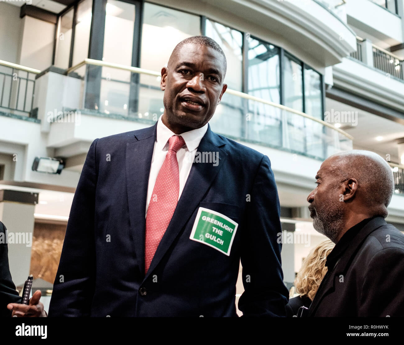 Dikembe mutombo hi-res stock photography and images - Alamy