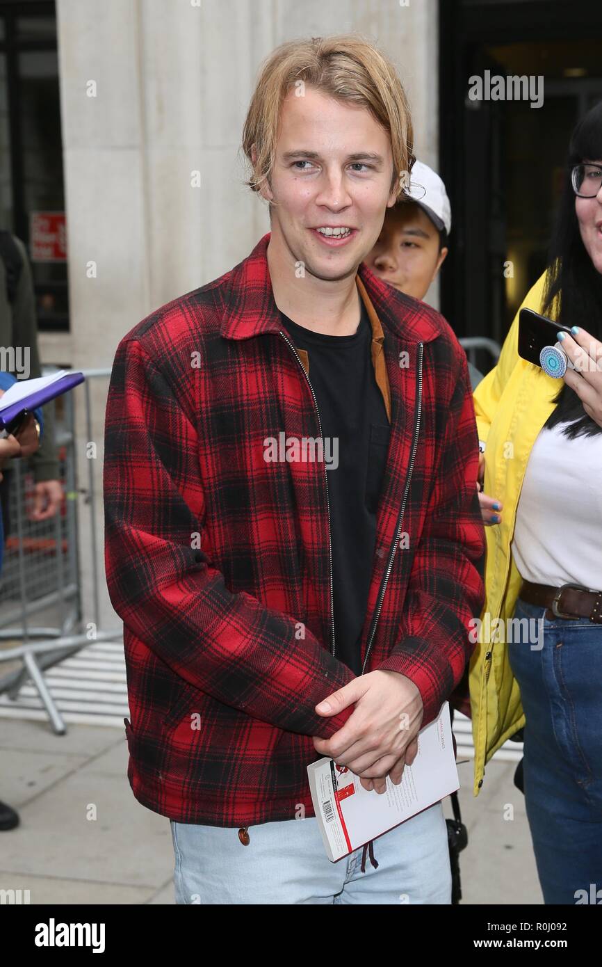 Tom Odell seen leaving Radio 2 after doing radio interviews Featuring: Tom  Odell Where: London, United Kingdom When: 05 Oct 2018 Credit: Michael  Wright/WENN.com Stock Photo - Alamy