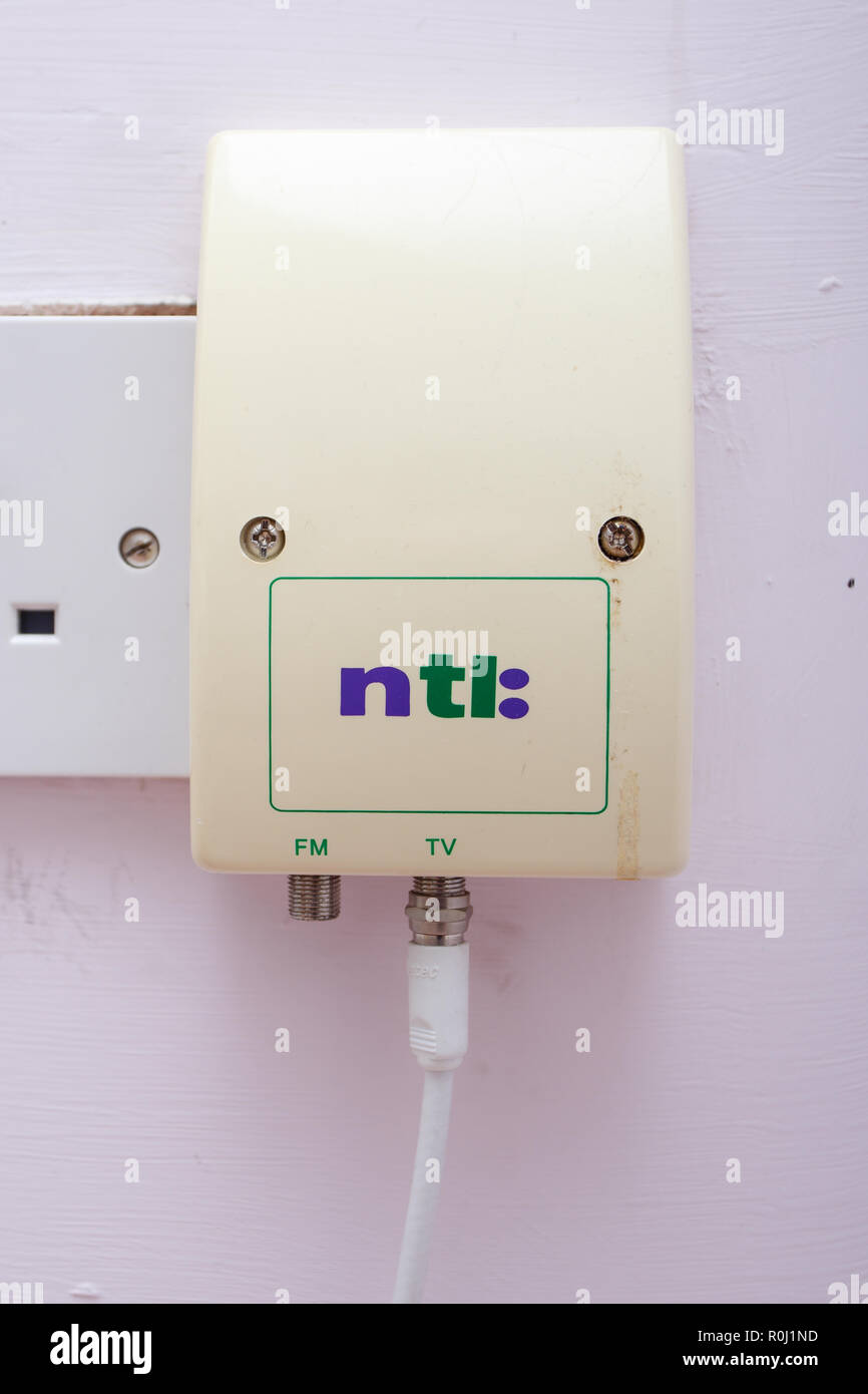 ntl-home-wall-socket-R0J1ND.jpg