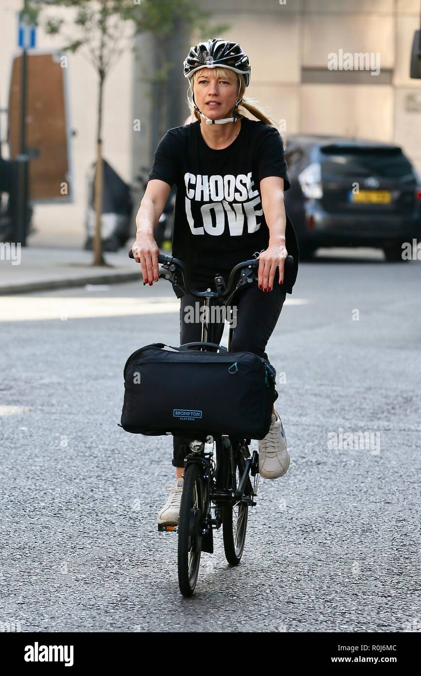 Sara Cox seen leaving the BBC with a Brompton Bike which she rode home on  Featuring: Sara Cox Where: London, United Kingdom When: 05 Oct 2018 Credit:  Michael Wright/WENN.com Stock Photo -