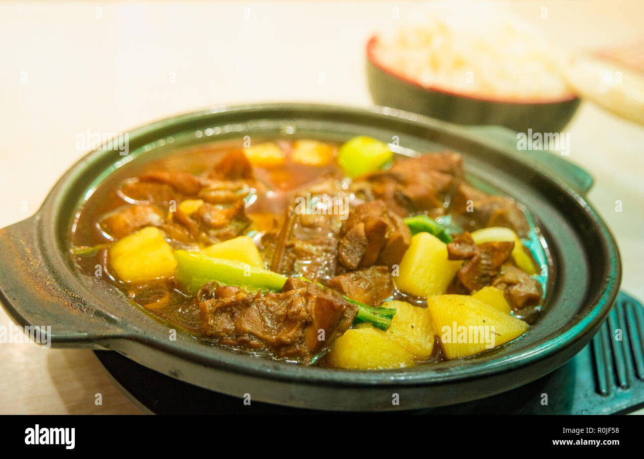 Delicious food iron plate beef Stock Photo Alamy