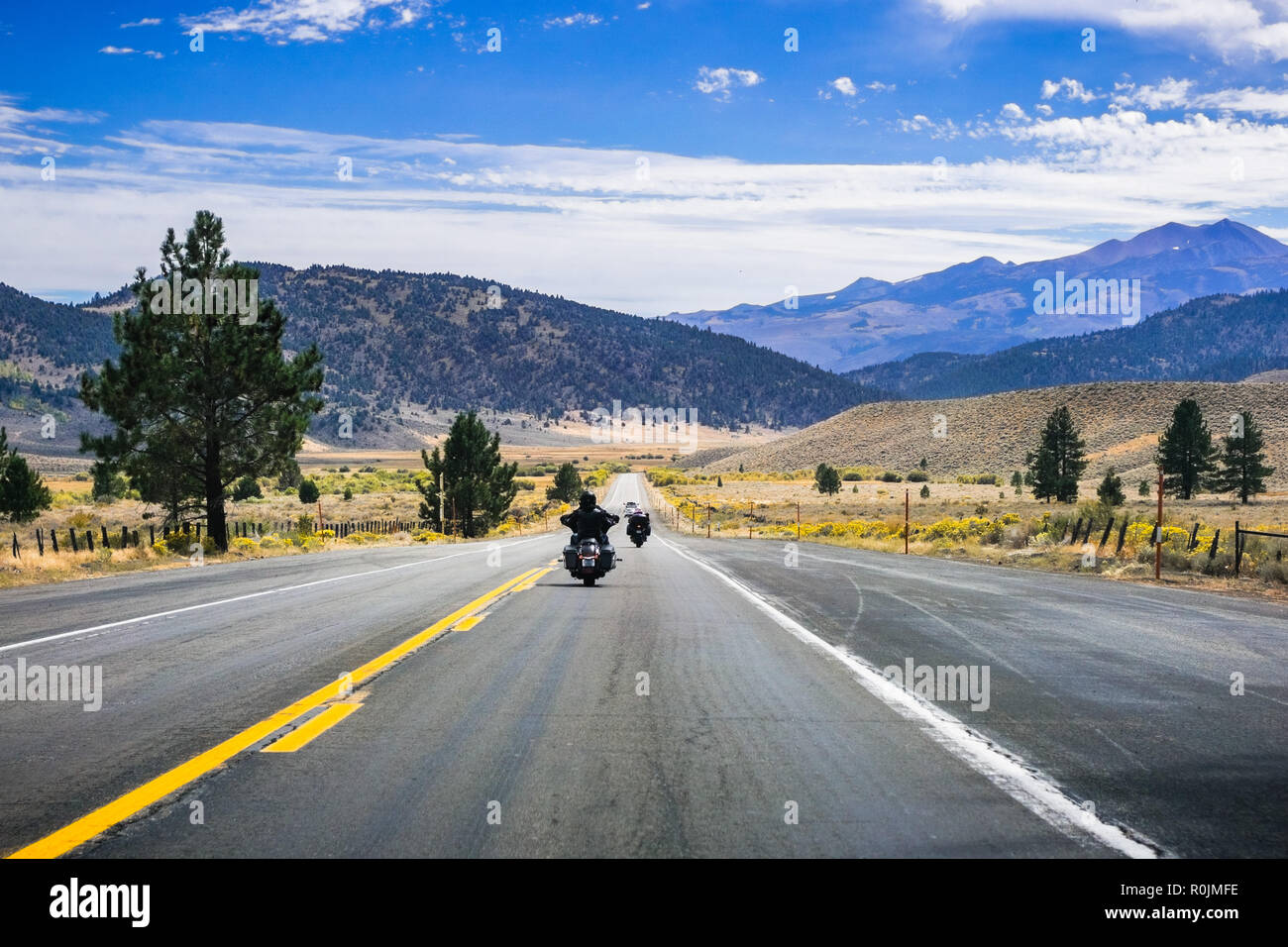 Travelling on highway 395 on a sunny autumn day, Eastern Sierra mountains, California Stock Photo