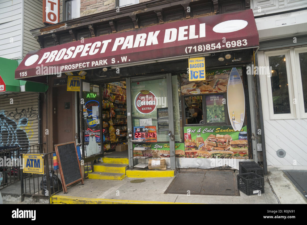 Bodega food store usa hi-res stock photography and images - Alamy